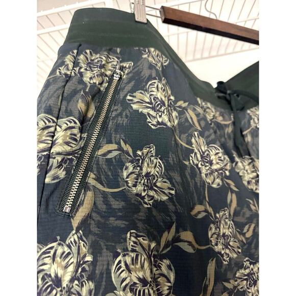 Athleta Trekkie North Printed Jogger Pants Floral Size 24 Plus - Picture 2 of 13